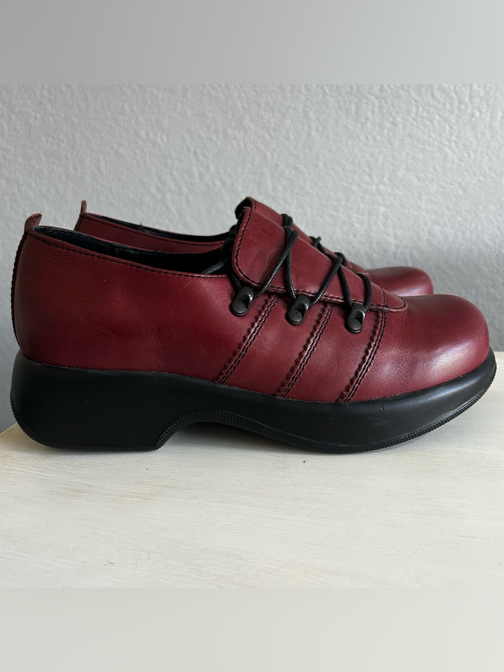 Dansko Red Burgundy Leather Lace-Up Comfort Shoes Women’s 38 US 7.5–8.